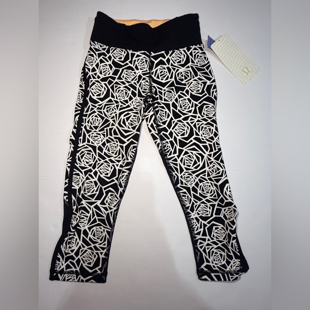 lululemon athletica Womens ' Black & White Floral Geometric Leggings